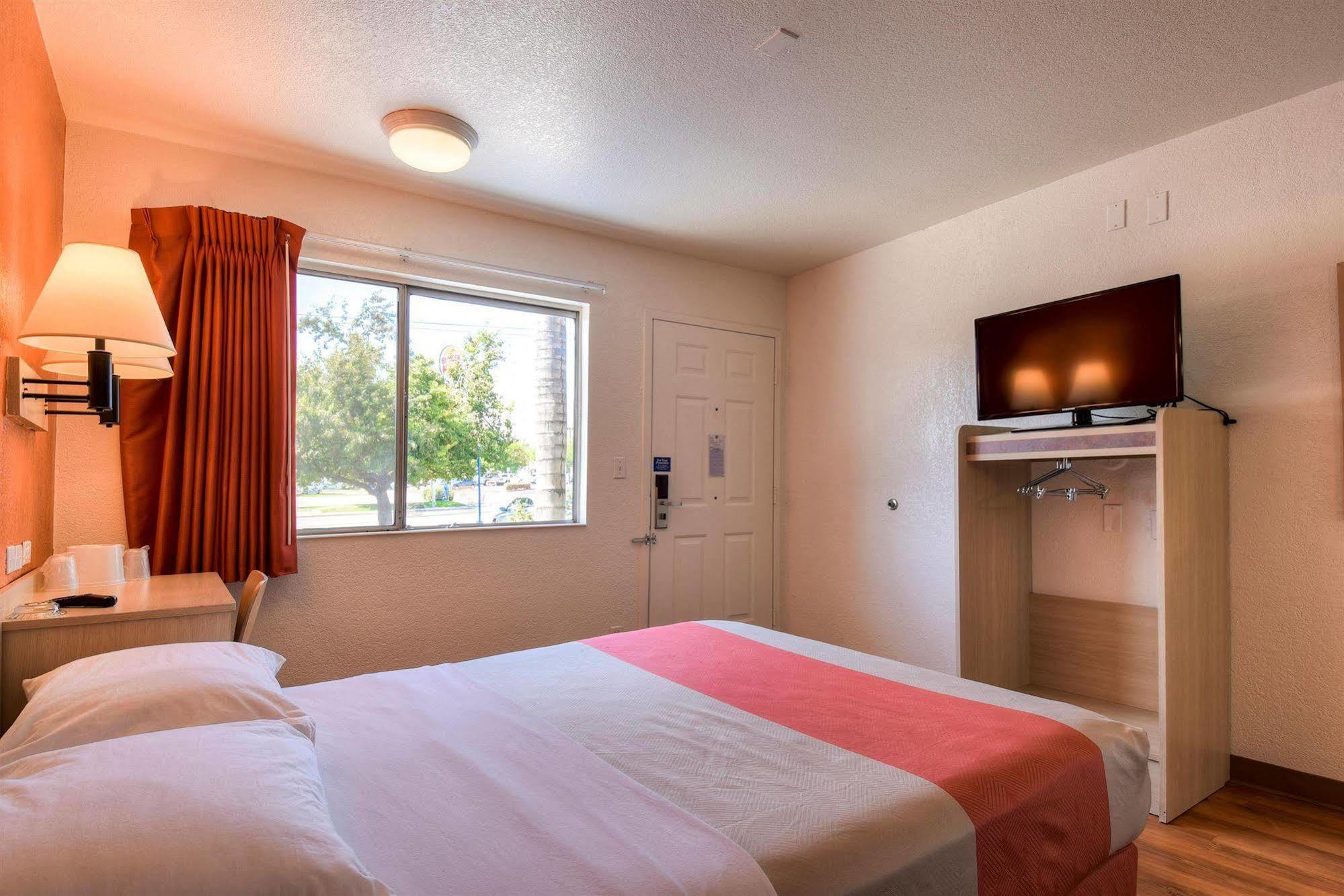 Motel 6-Jurupa Valley, Ca - Riverside West Eksteriør bilde